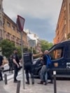Policía impide protesta de exiliados cubanos en Madrid contra concierto de Buena Fe Policía impide protesta de exiliados cubanos en Madrid contra concierto de Buena Fe