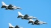 Aviones de combate F-16 fabricados en Estados Unidos. (AP/Czarek Sokolowski, Archivo)