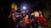 Inmigrantes cubanos atraviesan el Río Grande en el área de Roma, Texas, el 9 de abril de 2022. REUTERS/Adrees Latif