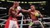 Errol Spence Jr golpea a Yordenis Ugás el sábado 16 de abril en Arlington, Texas. (Imagen de Twitter de Showtime Boxing).