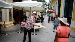Cae otra vez en octubre cifra de turistas que arriban a Cuba Cae otra vez en octubre cifra de turistas que arriban a Cuba