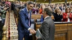 El socialista Pedro Sánchez fue reelegido presidente del gobierno español  El socialista Pedro Sánchez fue reelegido presidente del gobierno español
