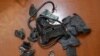 Restos de un bíper que explotó. Cientos de bípers utilizados por miembros de Hezbolá explotaron en todo el Líbano el 17 de septiembre, matando al menos a 12 personas e hiriendo a miles, en explosiones que el grupo militante respaldado por Irán atribuyó a Israel. (Foto de AFP)