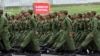 Soldados cubanos en un desfile militar en 2004.