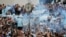 Celebraciones en Buenos Aires durante el partido Argentina - Croacia el 13 de diciembre de 2022. (Reuters/Agustin Marcarian).