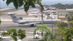Avión militar ruso en Aeropuerto de Maiquetía, Caracas Avión militar ruso en Aeropuerto de Maiquetía, Caracas
