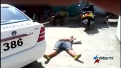 Video muestra represión contra activista dentro de unidad policial cubana Video muestra represión contra activista dentro de unidad policial cubana