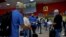 Pasajeros en el Aeropuerto Internacional de La Habana.