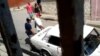 Momento de la detención de Ebert Hidalgo Cruz. (Captura de video/UNPACU)