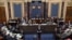 El presidente de la Comisión de Inteligencia de la Cámara de Representantes, Adam Schiff, habla el martes ante el pleno del Senado en la primera sesión del juicio político al presidente Donald Trump.