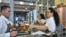 Interior de la cervecería Factoría Plaza Vieja.